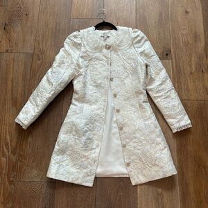 Elegant White Lace Women's coat
